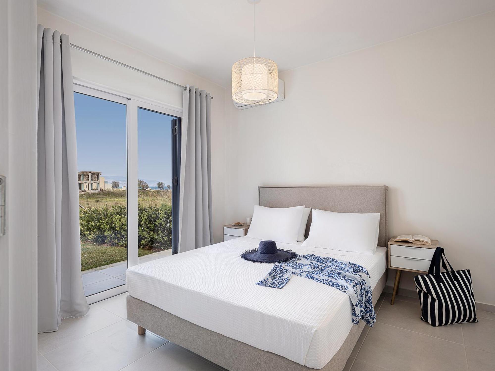Resitour - Aphrodite Beachfront Pirgos Psilonerou Ngoại thất bức ảnh