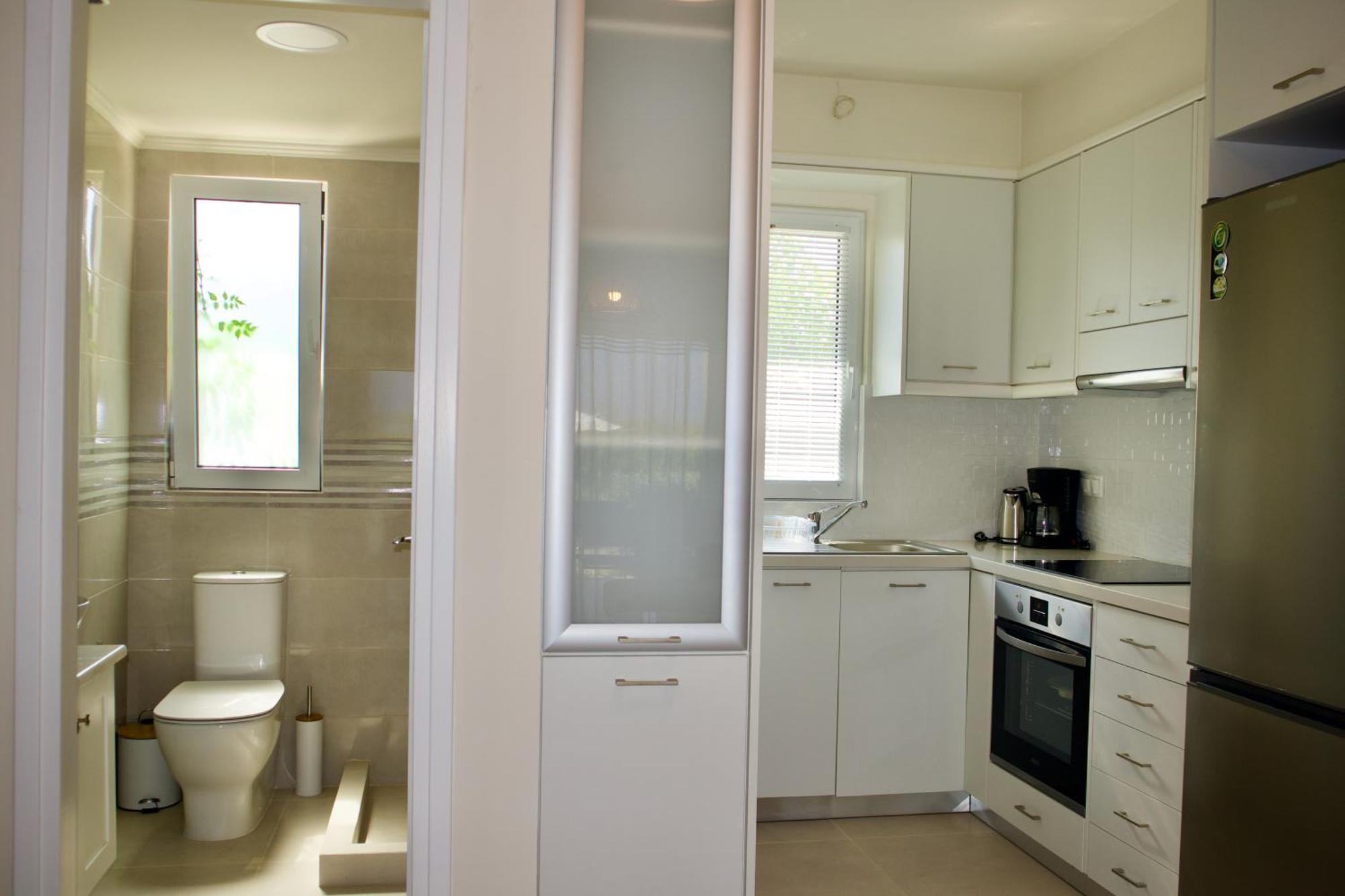 Resitour - Aphrodite Beachfront Pirgos Psilonerou Phòng bức ảnh