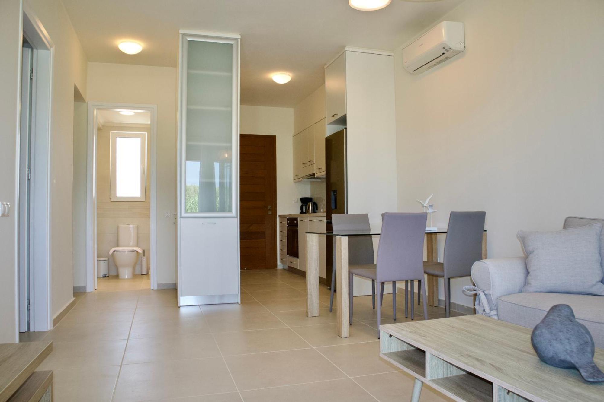 Resitour - Aphrodite Beachfront Pirgos Psilonerou Phòng bức ảnh