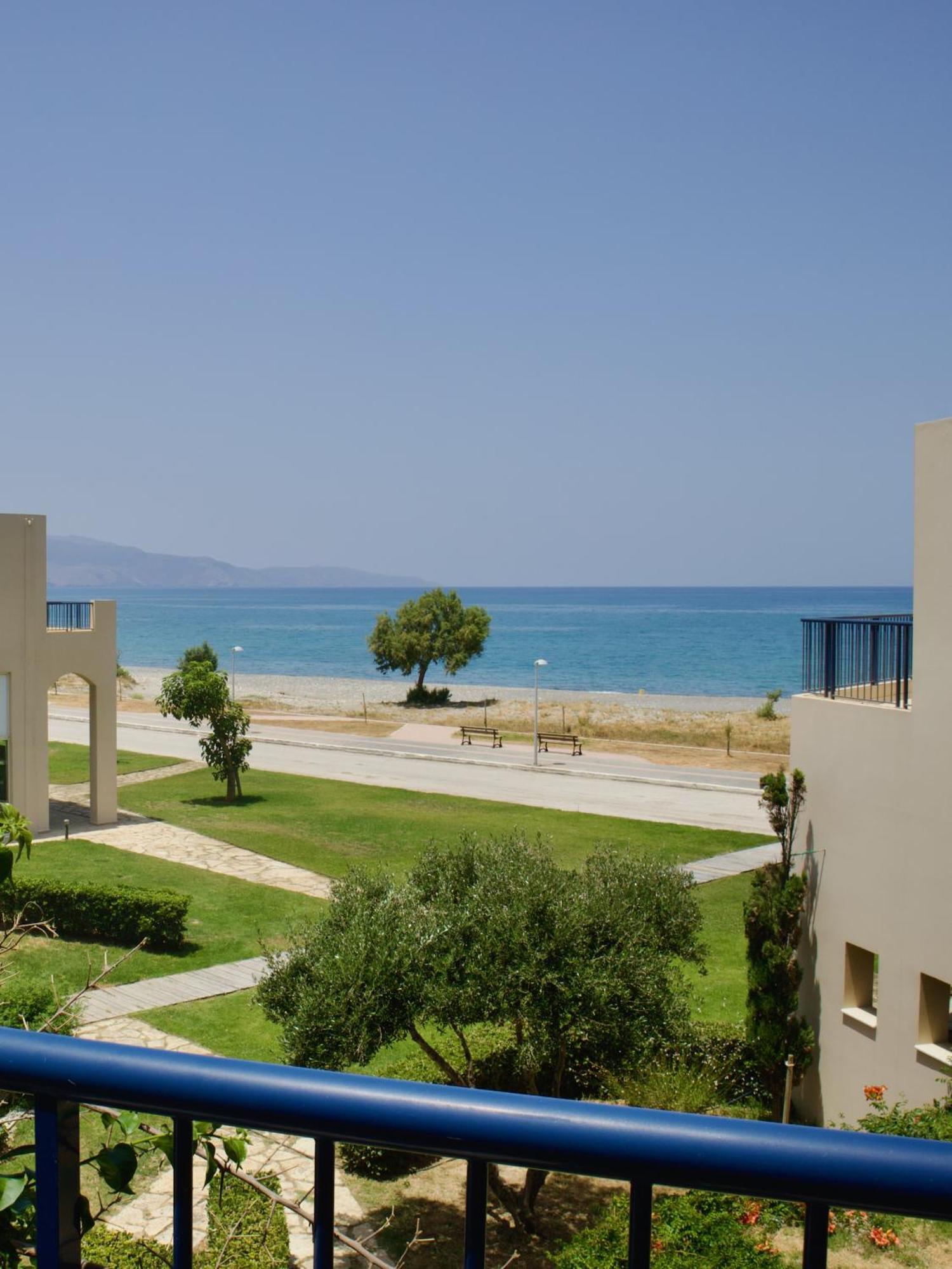 Resitour - Aphrodite Beachfront Pirgos Psilonerou Phòng bức ảnh