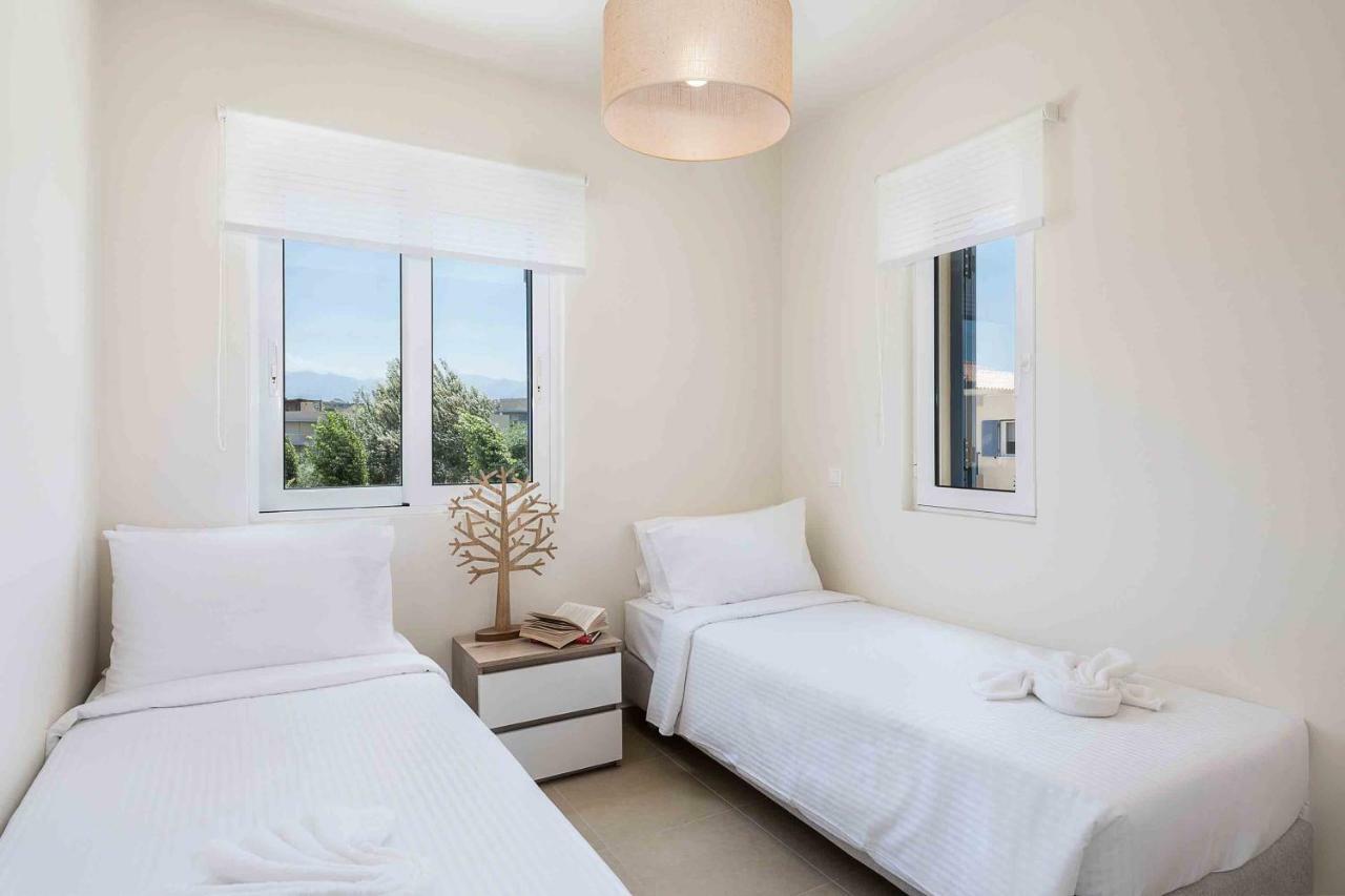 Resitour - Aphrodite Beachfront Pirgos Psilonerou Ngoại thất bức ảnh